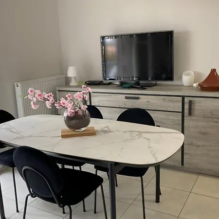 Bright 42 M Comfortable And Equipped With Balcony Andernos-les-Bains